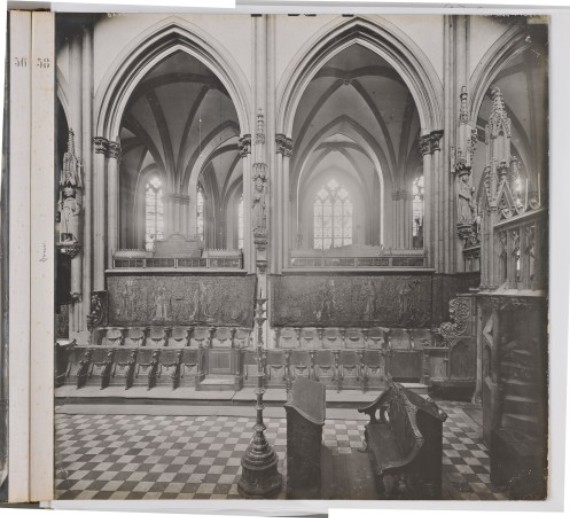 Reliqienschauk&auml;sten auf den Chorschranken des Xantener Doms in einer historischen Aufnahme von 1901 (Foto: BGV)