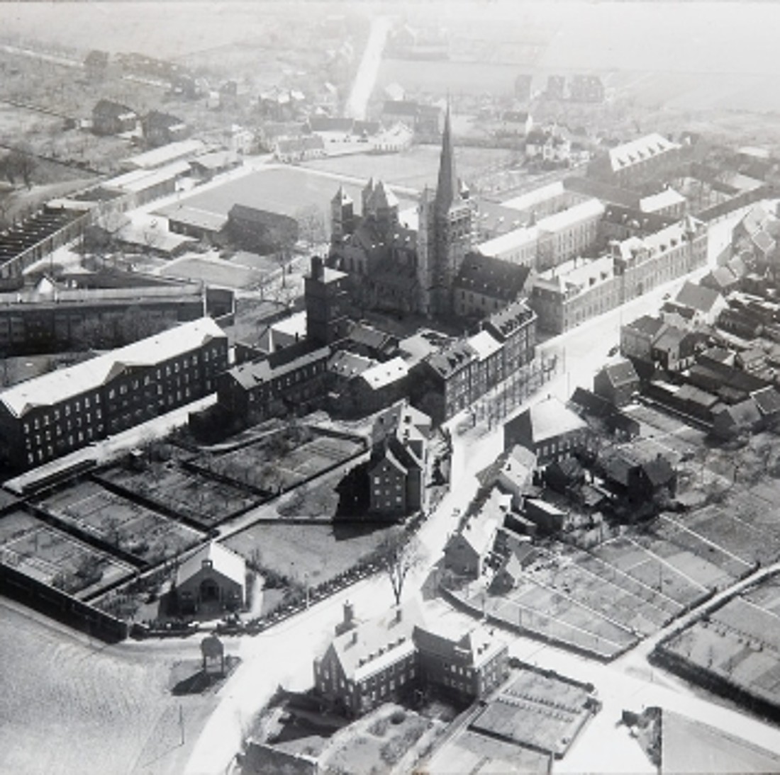 Historische Luftaufnahme der Abtei