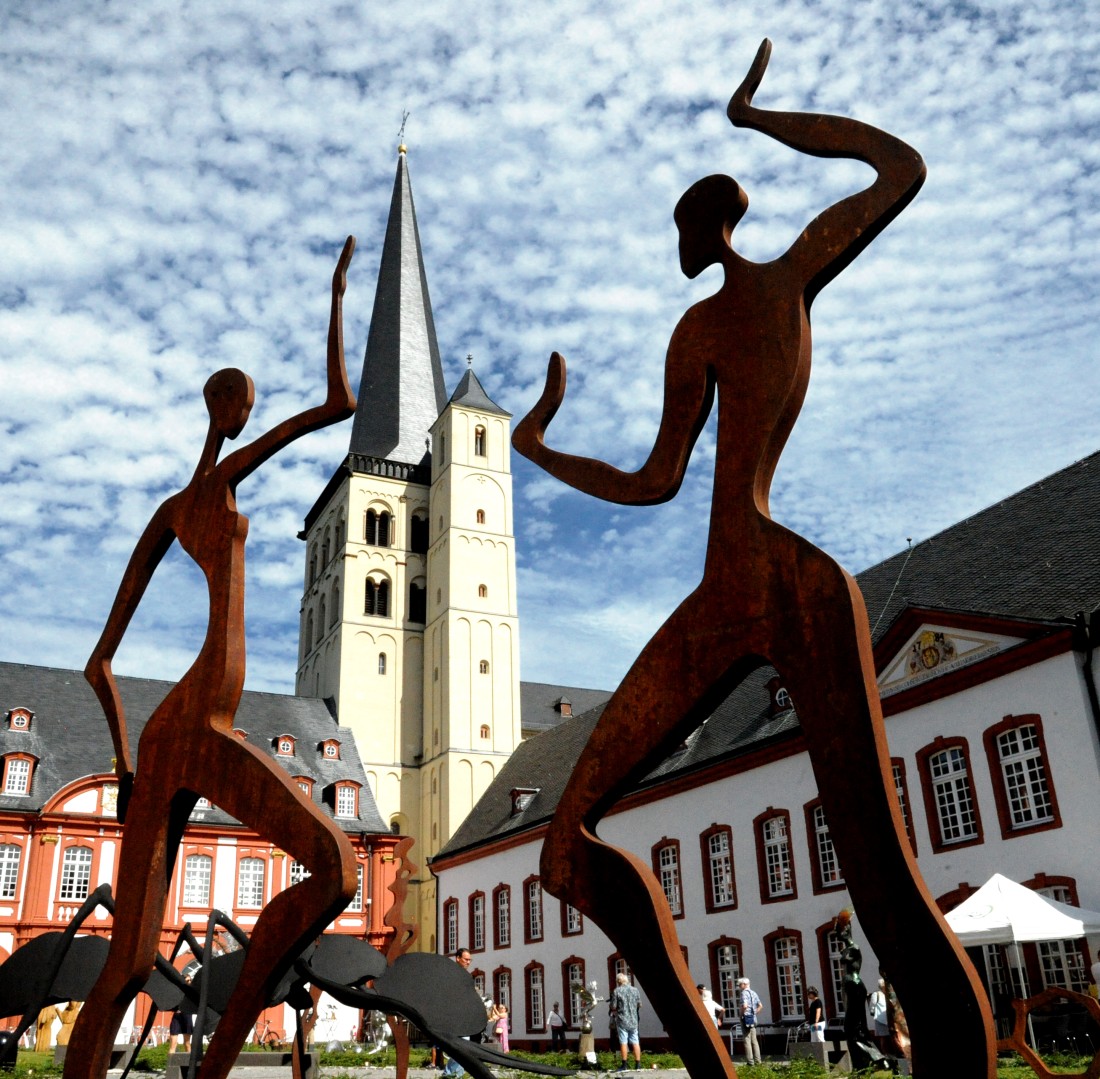 Foto einer Skulptur im Prälaturhof
